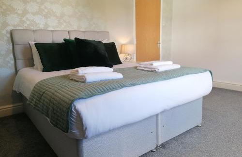 Chester 4 Bedroom House, Contractors & Leisure by Rework Accommodation - Photo 36