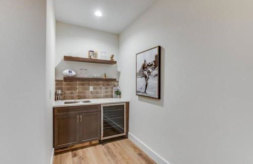 Luxury Estate with Stadium TDJ Views Sleeps 20 - Foto 15