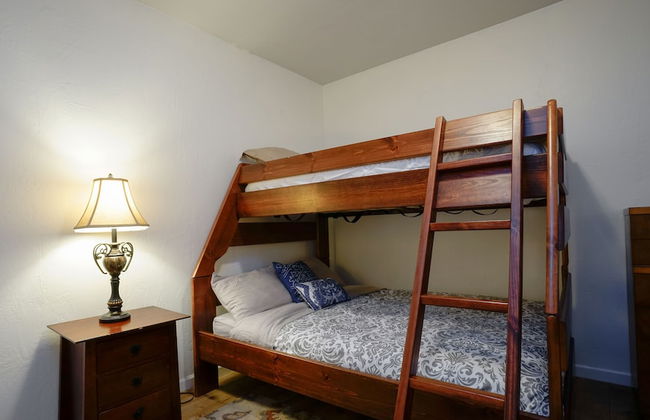 At Marbella Lane - Flamingo Lady, SFO - Foto 3