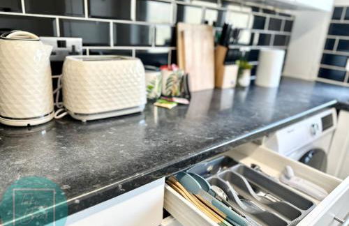 Stylish 3-Bedroom St Helens Home with Parking & Wi-Fi - Foto 15