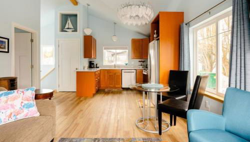 Alki Beach Cottage, NEW, 2 bedrooms, 2 bathrooms, near beach, AC, WD, Parking - Foto 3