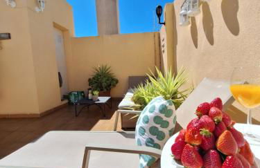 Ático fresco y luminoso con aparcamiento privado - Foto 7