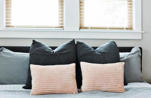 Elmwood Park Retreat Renovated 3 Bed 2 Bath DT - Foto 53