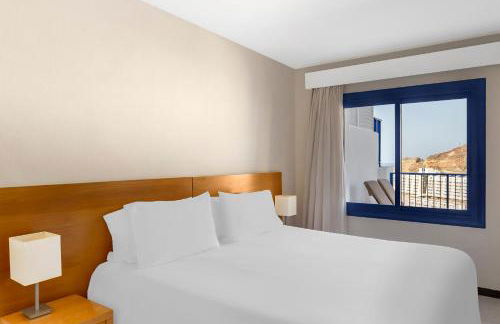 Club Cala Blanca - Photo 4