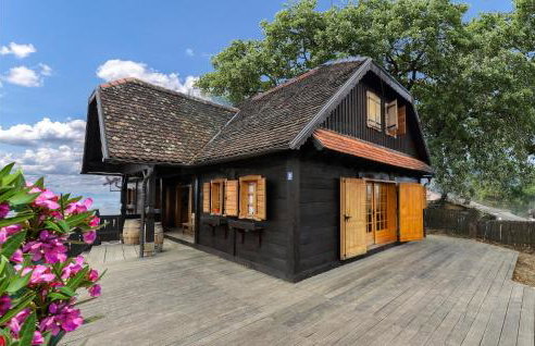 Six-Bedroom Holiday Home In Jastrebarsko - Foto 2