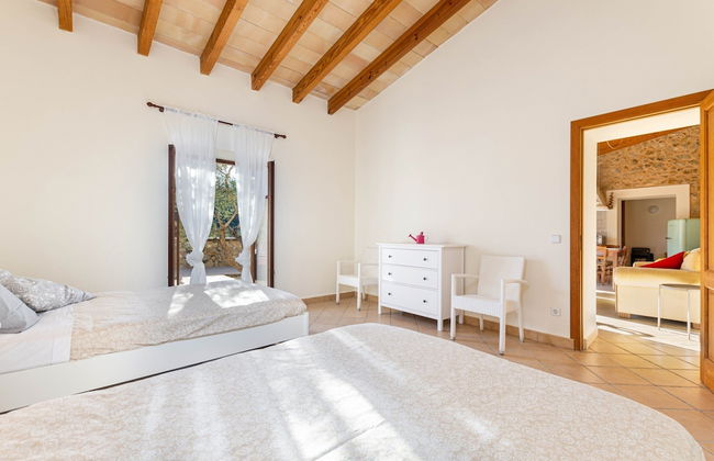 Charming Villa With Private Pool - Photo 5