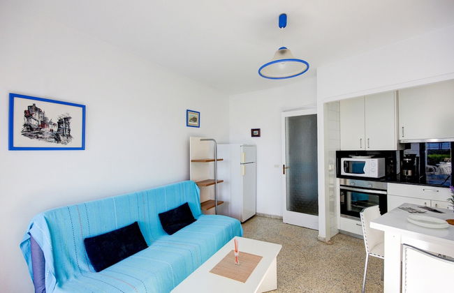 Apartment in Roses With Beachfront View - Photo 5