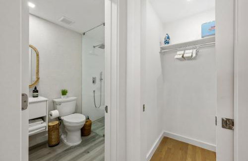Lux Designer Apt 2BR and 2BA in the Heart of MIA Beach - Foto 11