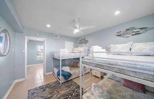 Beach Home with Cowboy Pool, Big Deck and Ocean View - Photo 22