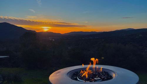 Relax Under the Stars, Best view in town , Yosemite House with Firepit, Hot Tub, Game Room & Pool table - Foto 3