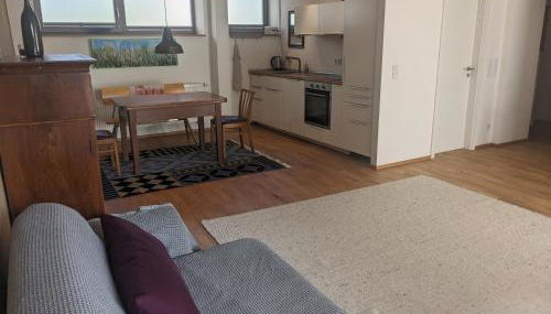 Wohnung mit Terrasse und eigenem Parkplatz - Foto 4