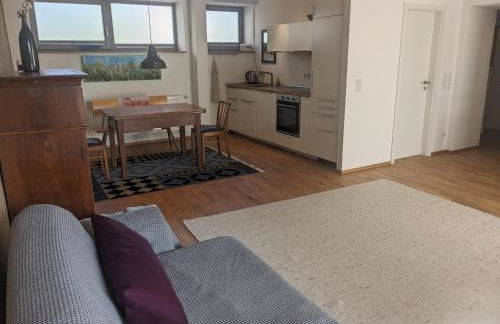 Wohnung mit Terrasse und eigenem Parkplatz - Foto 4