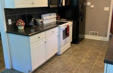 Quiet home three bedroom home in peaceful neighborhood - Foto 21