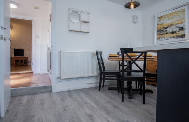 Ivy Cellar - 1 Bedroom Apartment - Tenby - Foto 12