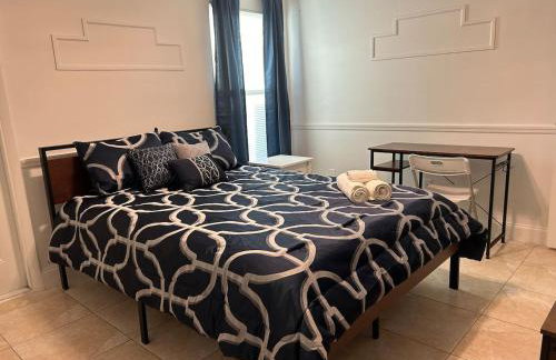 Master Bedroom w Pvt Bath in shared home - Foto 13