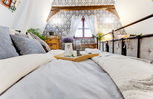 Incredible 2Br Loft in Heart of Prague - Photo 32