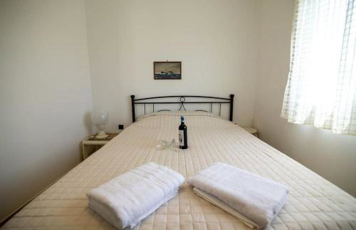 Manos Beach House Salamina - Foto 12