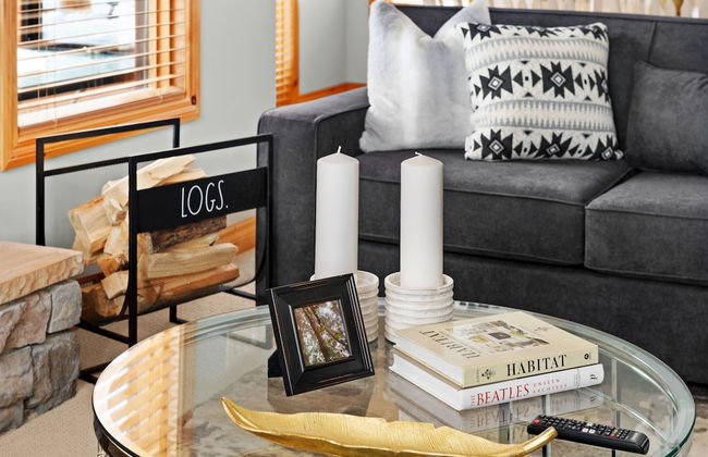 MODERN 4,500 sqft Ski Chalet: 5 Br + 6 Ba | Pool Table | Pool + PRIVATE Hot Tub - Photo 24