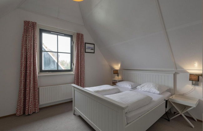 Beautifully Situated Luxury Villa on the Water - Foto 27