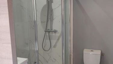 Petit chalet avec piscine privée - Foto 2