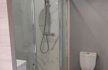 Petit chalet avec piscine privée - Foto 2