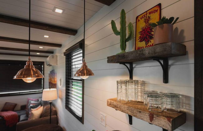 The Hacienda Container Tiny Home 12 min to Magnolia Baylor - Foto 3