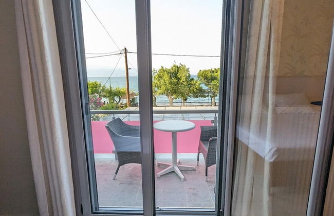 Okeania Seafront Rooms in Kamena Vourla - Foto 47