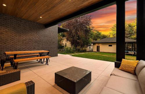 Relaxing in Paradise with Private Rooftop Deck! - Foto 15