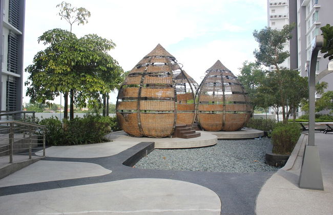 City Living with Panoramic Sea Views at Danga Bay - Photo 67