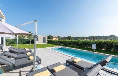 Villa Pina***** in Karigador/Novigrad - Foto 3