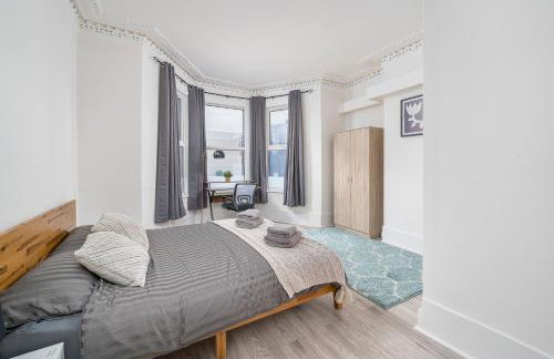 Modern 2Bed North London Flat by D3 Short Stay, Sleeps 6, Private Yard - Foto 21