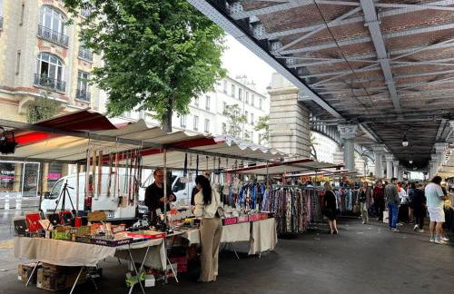 Tour Eiffel - Studio vue imprenable au-dessus des toits, balcon - Foto 57