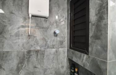 Lindo apto tudo novinho, prédio frente mar - Foto 34