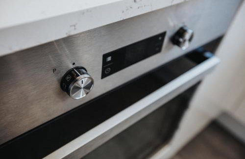 Waterfront 2 Bed Apartment - Free Parking & Wi-Fi - Foto 23