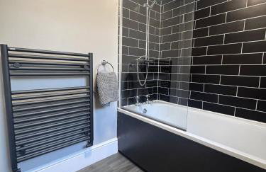 Central Near Hospital 2 Bedroom - Sleeps 4 - Self Check In - Fully Furnished - Foto 5