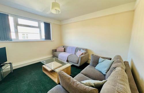 4-Bedroom House 5 mins to Beach & Parking - Foto 72