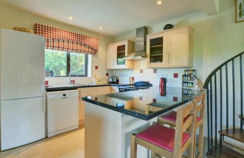 3 Bed in Salthouse oc-1753 - Photo 2