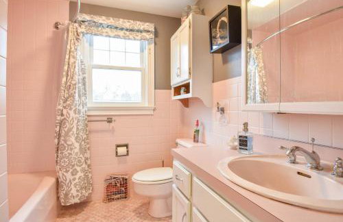 Spacious w Basketball Court & Playground - Foto 24