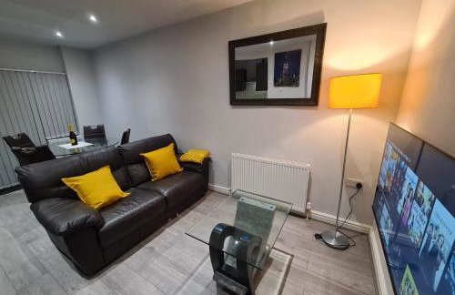 Whole House - 4 Bedrooms - Parking - Sleeps 8 - Foto 2