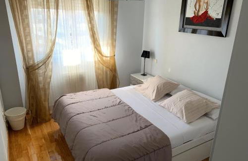 Apto Alma Parking y Piscina GRATIS - Foto 1