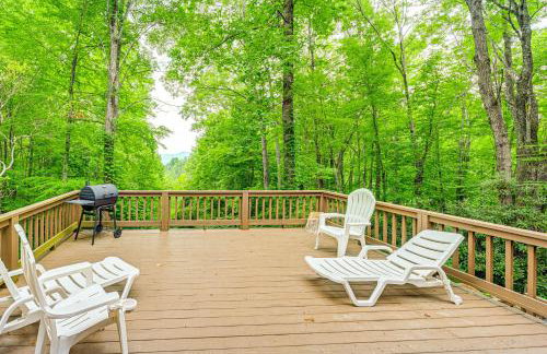 Smoky Mountain Cabin with Fire Pit and Stunning Views! - Foto 3