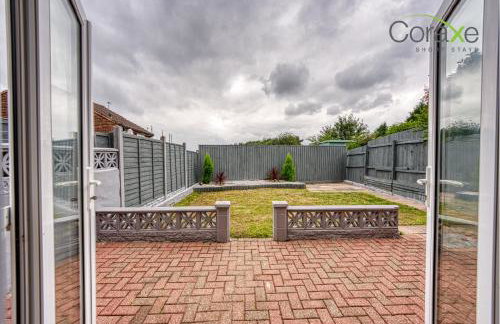 3 Bedroom Blissful Living for Contractors and Families by Coraxe Short Stays - Photo 45