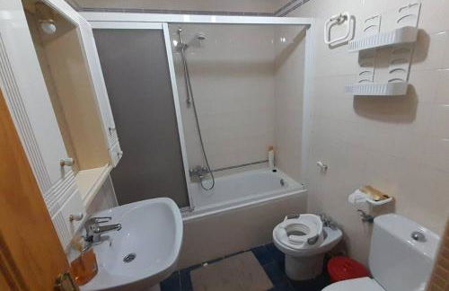 Between Beach & Center - Photo 26