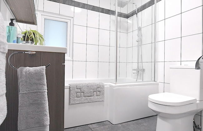 Gorgeous 3BD Cottage in the Heart of Guildford - Foto 9