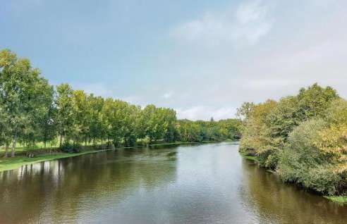 3 Bedroom Gorgeous Apartment In Confolens - Foto 26