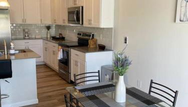 Embrace the Harmony of Nature and Urban Living - Foto 5