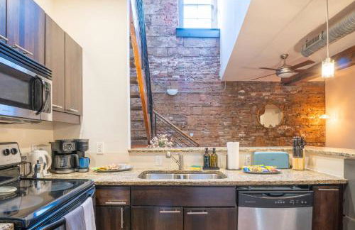 Stylish Loft | Shockoe Bottom | Walk to Canal - Foto 17