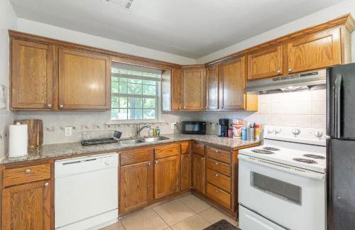 2BR Apt 10 min to OU Medical #TA - Photo 9