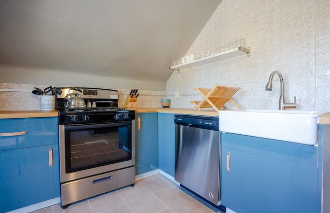 The Modern Couple's Getaway Loft With Private Balcony - Foto 8