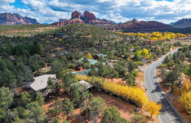 Cathedral View by Avantstay Pool Table + Hot Tub - Photo 49